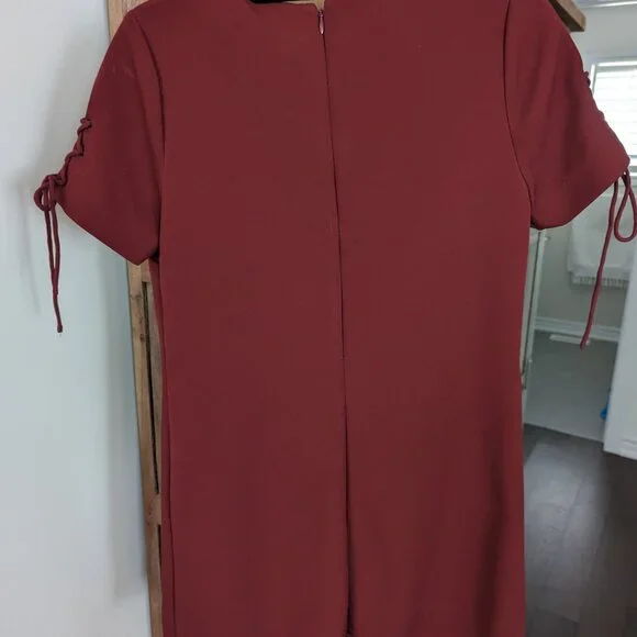 Dress - Picture 4 of 4